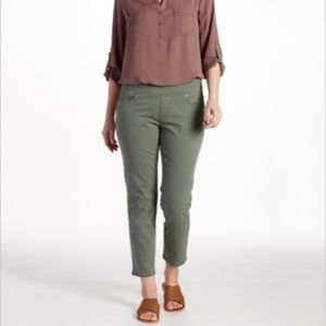 High Rise Straight Leg Crop in Olive